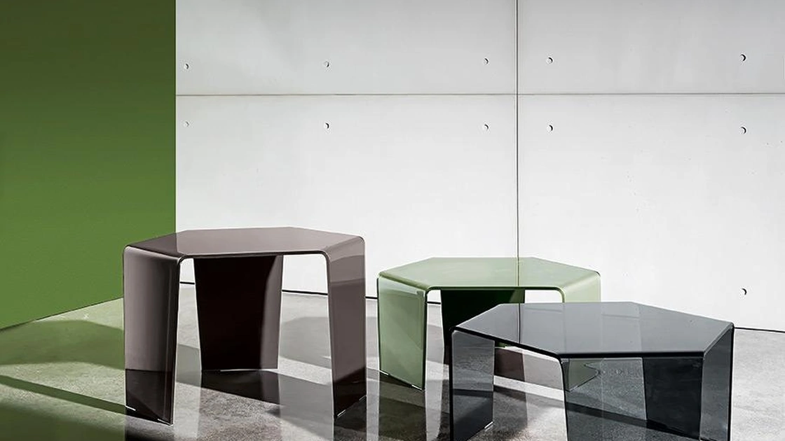 Tavolino 3 Feet in vetro curvo laccato o fumé di Sovet