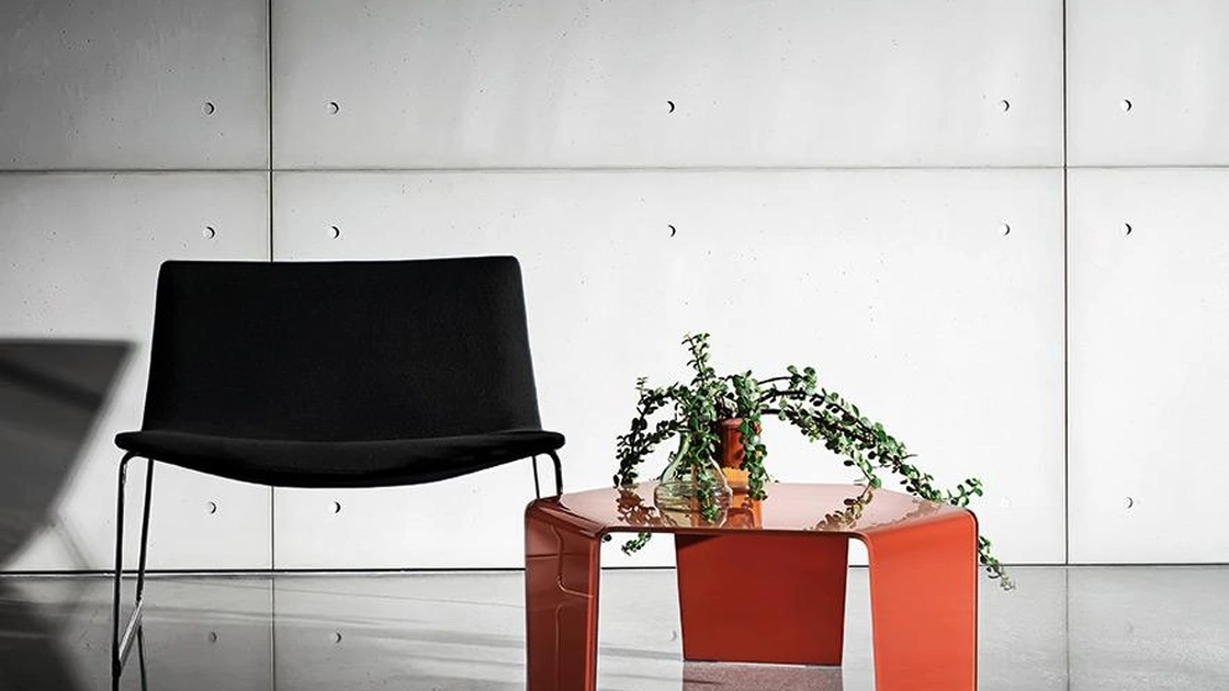 Tavolino 3 Feet in vetro curvo laccato di Sovet