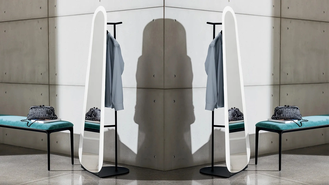 Specchiera Appendiabiti Clessidra Free Standing con struttura in metallo di Sovet