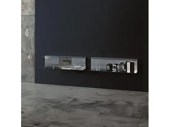 Mensole Everywhere con schienale in specchio e doppio ripiano in cristallo trasparente extralight di Glas Italia