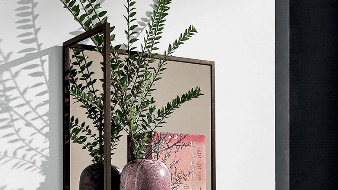 Mensola Helia in vetro specchio bronzo con profilo in metallo di Sovet