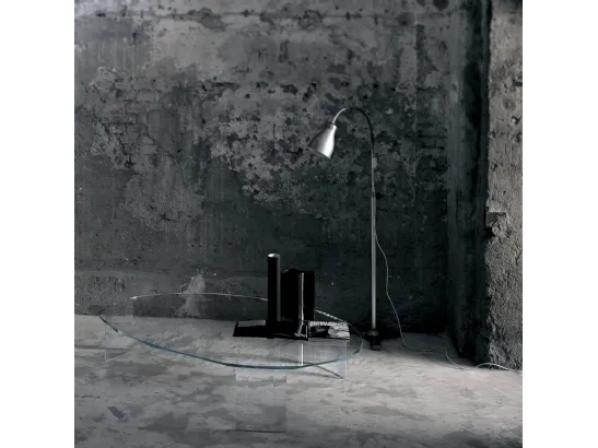 Tavolino Kooh-I-Noor in cristallo extralight con bordi irregolari di Glas Italia