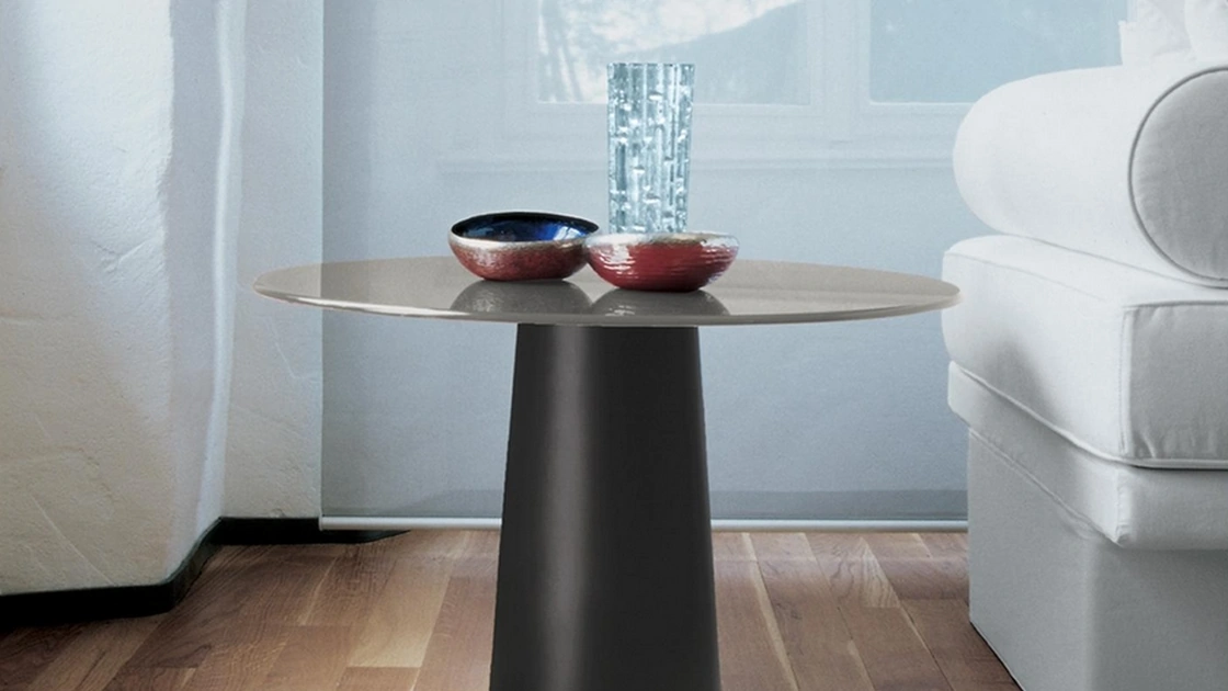 Tavolino rotondo Totem con top in vetro e base in metallo di Sovet