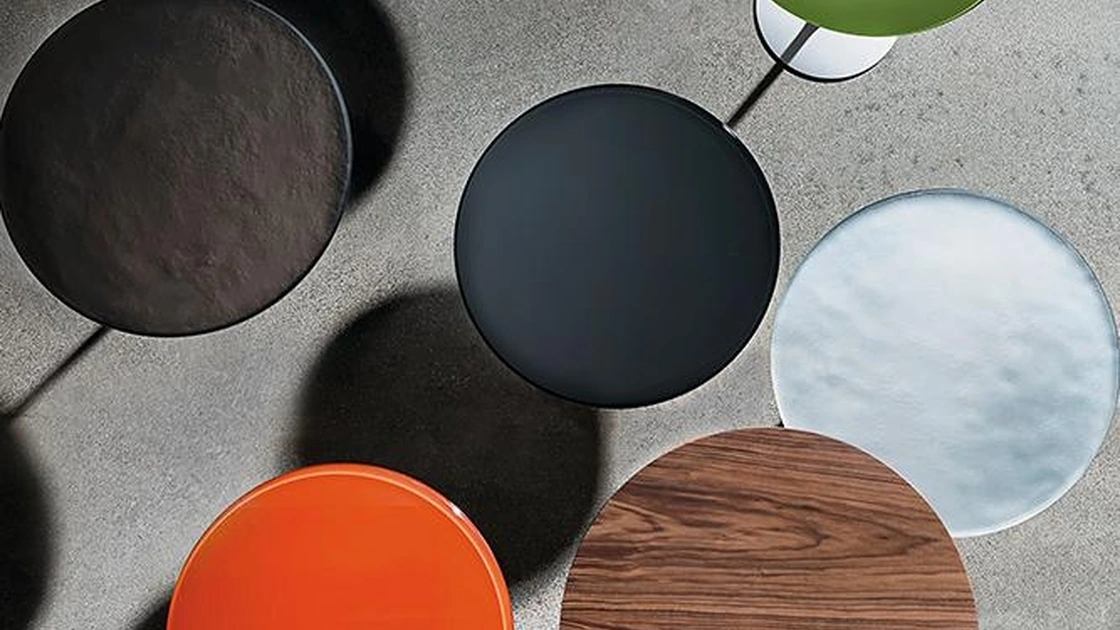 Tavolini Tulip con top rotondo di Sovet