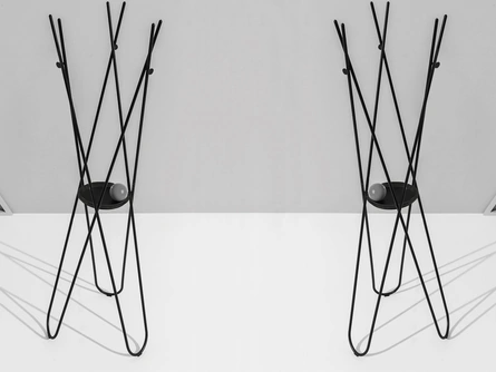 Appendiabiti Wdrobe in metallo curvato Nero goffrato di Sovet