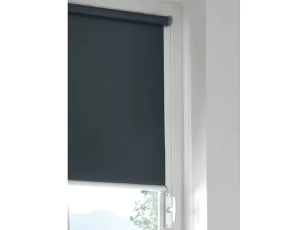 Tenda a Rullo Serramento con movimento a catenella, raccolta verticale di Athena Collezioni
