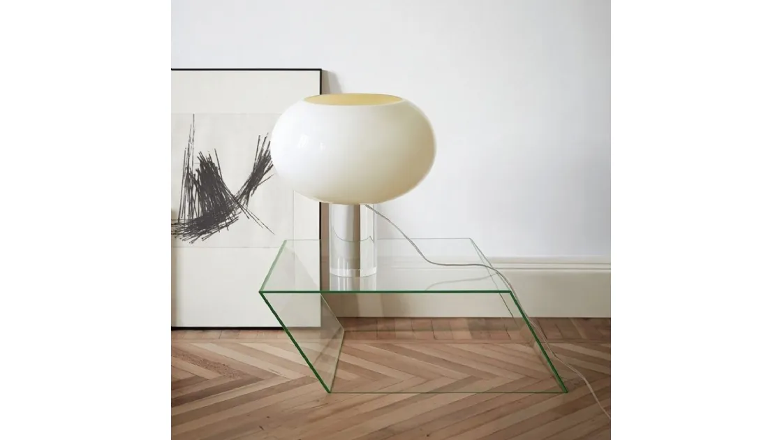 Tavolino Wireframe a forma di parallelepipede storto in vetro extralight di Glas Italia