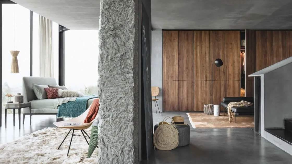 Armadio con anta battente in legno massello Seryasse di Lema