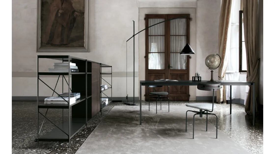 Libreria divisoria in alluminio ghisa con frontali in HPL rovere affumicato XY configurazione 34 di Extendo