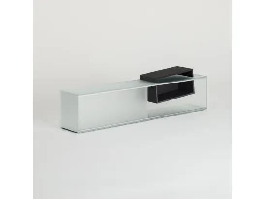 Madia con ante scorrevoli in cristallo acidato con vano porta oggetti in Rovere Nero Drift di Glas Italia