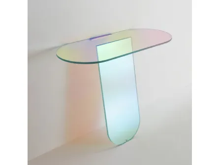 Mobile ingresso Shimmer in cristallo con una speciale finitura multicromatica cangiante di Glas Italia