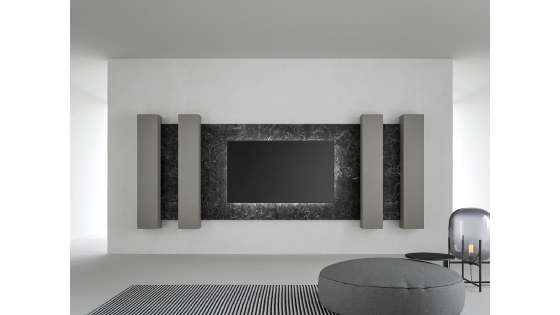 Mobile Porta Tv in laccato opaco con boiserie in gres porcellanato effetto marmo di Caccaro