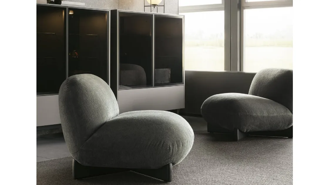 Poltrona in tessuto imbottito Hasu di Lema