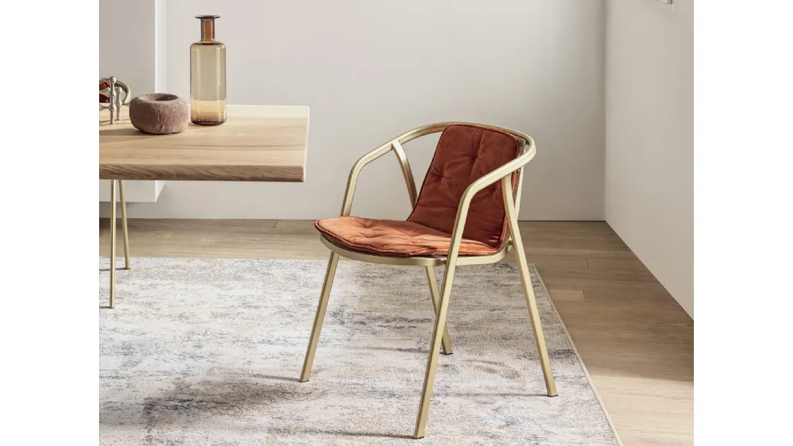 Sedia Ines in acciaio laccato e tessuto di Bontempi