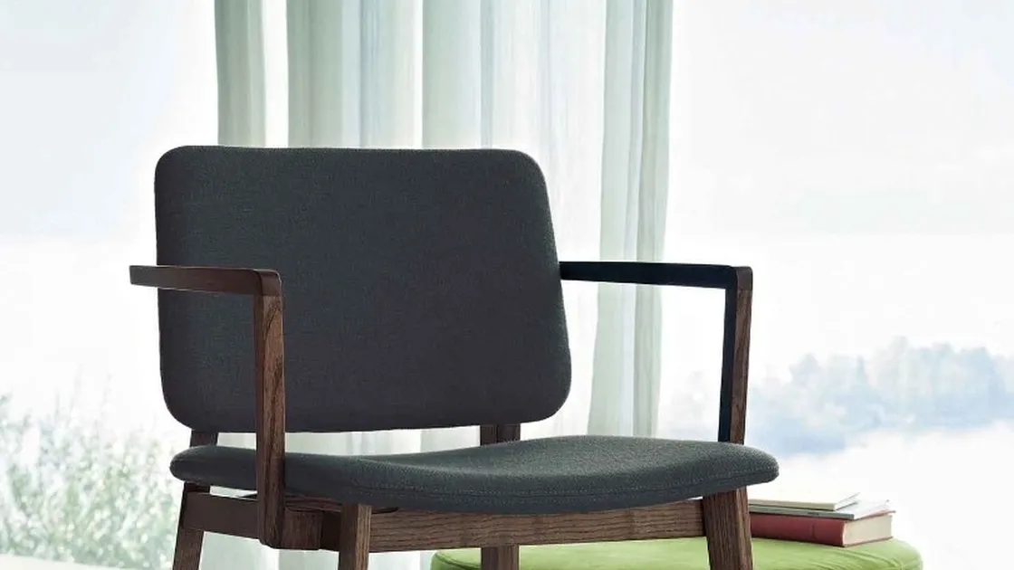 Sedia in legno di frassino Hati di Lema