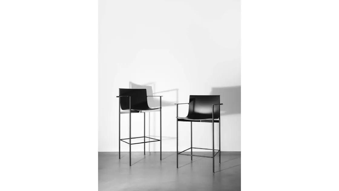 Sgabello Ombra in polipropilene e metallo di Lema