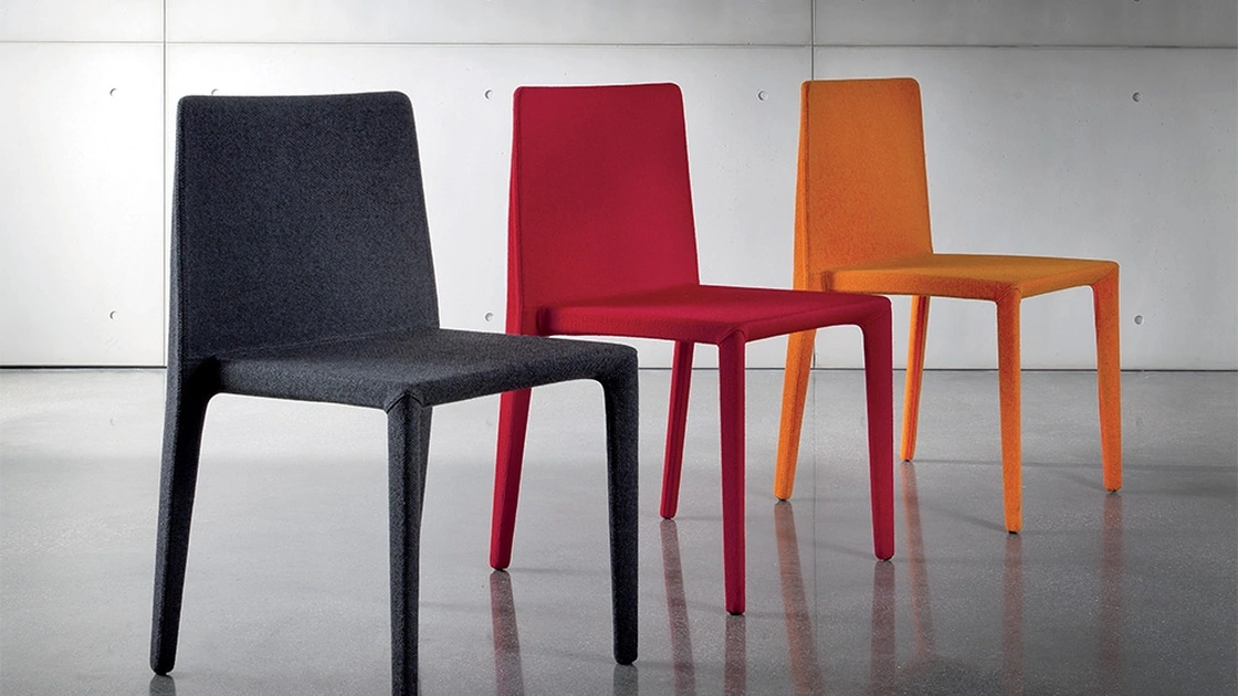 Sedia Pura completamente rivestita in tessuto di Sovet