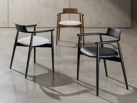 Sedia Xenial in legno con seduta imbottita di Sovet