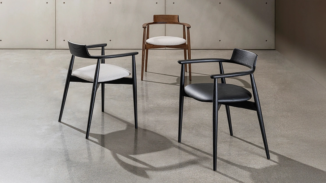 Sedia Xenial in legno con seduta imbottita di Sovet