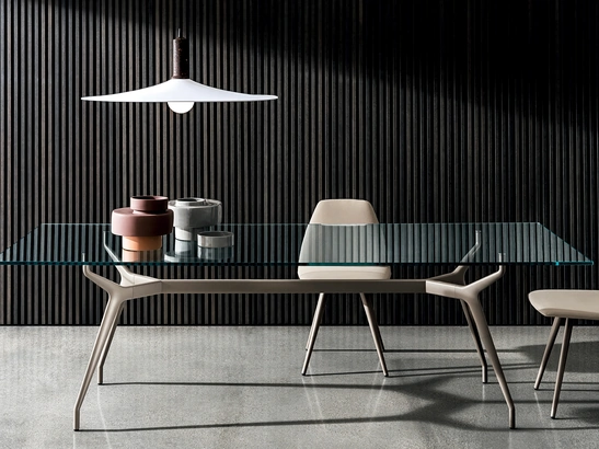 Tavolo Arkos rettangolare in vetro con base in alluminio di Sovet