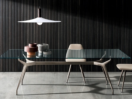 Tavolo Arkos rettangolare in vetro con base in alluminio di Sovet