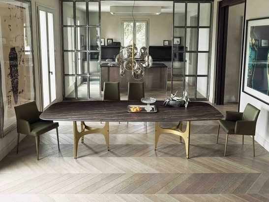 Tavolo Universe XXL con top in SuperMarmo e base in acciaio laccato di Bontempi