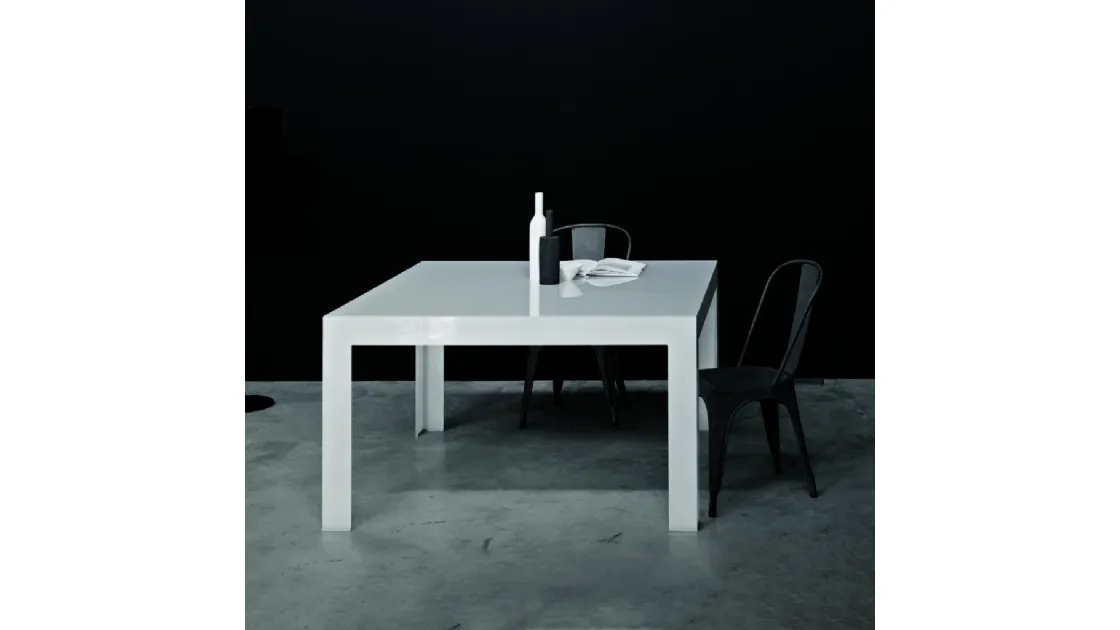 Tavolo Atlantis in cristallo laccato lucido di Glas Italia