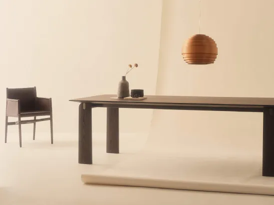 Tavolo Jiku in rovere termotrattato di Lema