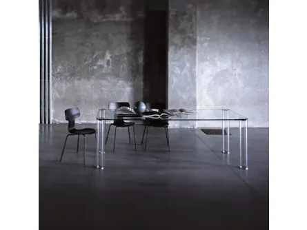 Tavolo Pipeline in cristallo trasparente extrachiaro di Glas Italia