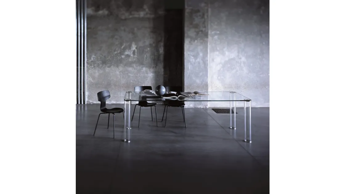 Tavolo Pipeline in cristallo trasparente extrachiaro di Glas Italia