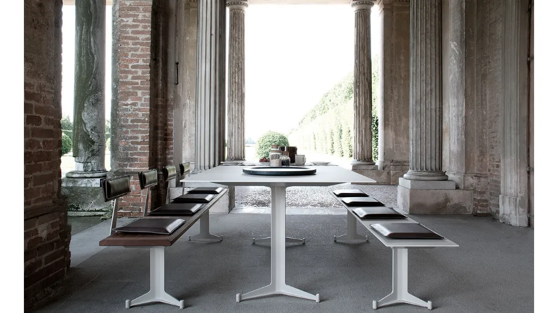 Tavolo T9 configurazione 05 con top in ceramica di Extendo