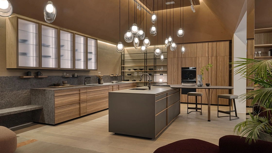 Cucina Design Archigraphica in Noce e top in Granito di Valcucine