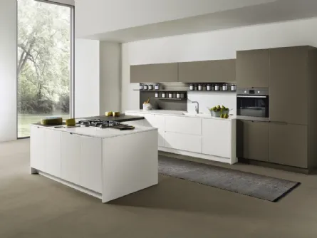 Cucina Design angolare con penisola in laccato opaco in due colori a contrasto Arena 08 di Maistri