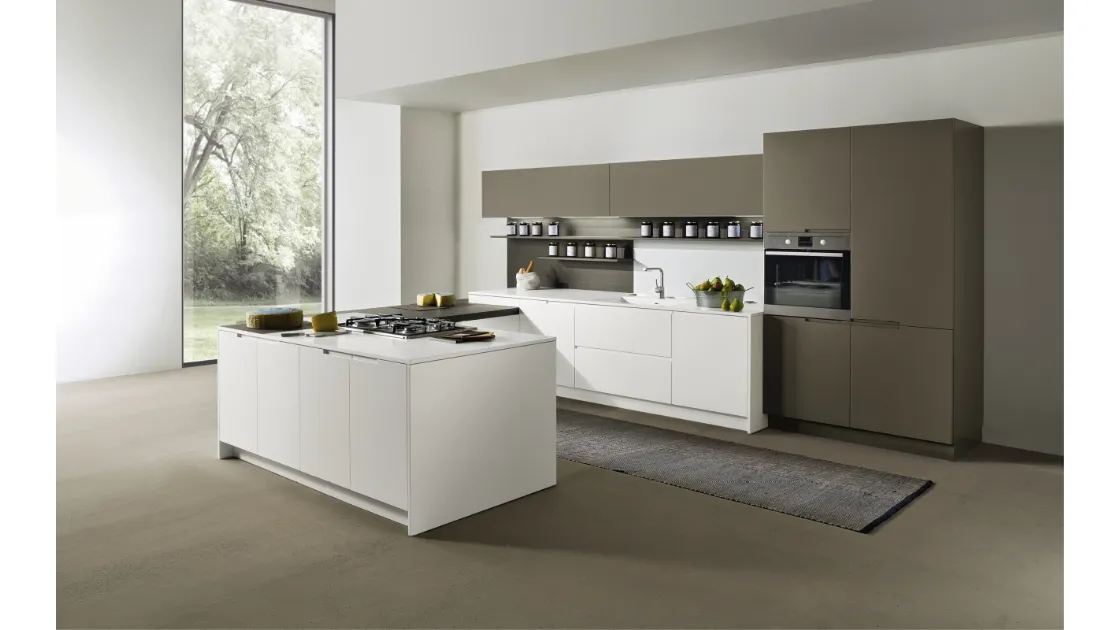 Cucina Design angolare con penisola in laccato opaco in due colori a contrasto Arena 08 di Maistri