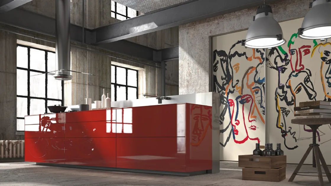 Cucina Design con isola in vetro lucido rosso con stampa artistica Artematica Vitrum Arte Sandro Chia di Valcucine