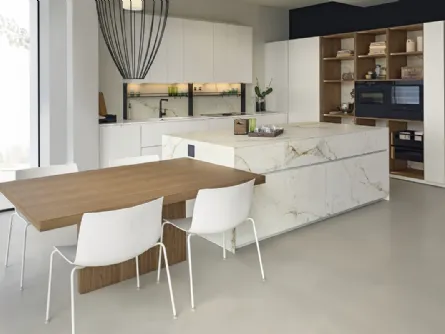 Cucina Design dai canoni minimalisti in laccato e marmo Giza 01 di Maistri