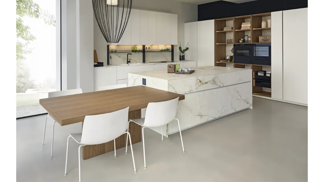 Cucina Design dai canoni minimalisti in laccato e marmo Giza 01 di Maistri