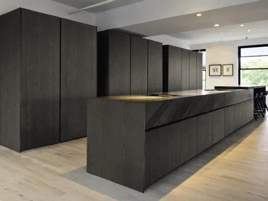 Cucina Design lineare in legno con top in vetro Giza 06 di Maistri