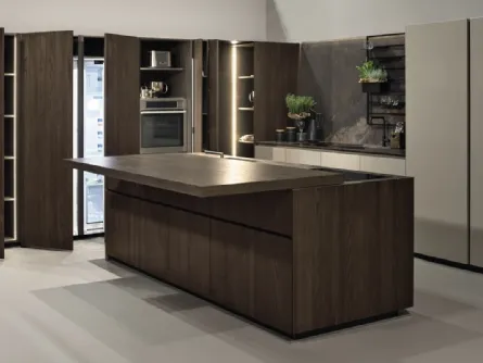 Cucina Design con isola e penisola in laccato opaco e legno Giza 10 di Maistri