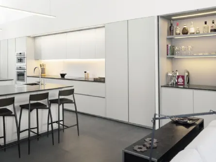 Cucina Design con isola Viva in laccato di Maistri