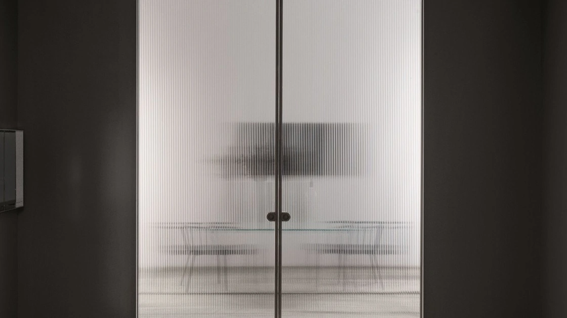 Porta per interni Aladin Double Pocket Mono di Glas Italia